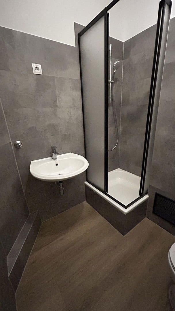 Pronájem bytu 2+1 51 m², Liebknechtstr. 87, Oberhausen, Severní Porýní-Vestfálsko Pronájem bytu 2+1 51 m², Liebknechtstr. 87, Oberhausen, Severní Porýní-Vestfálsko