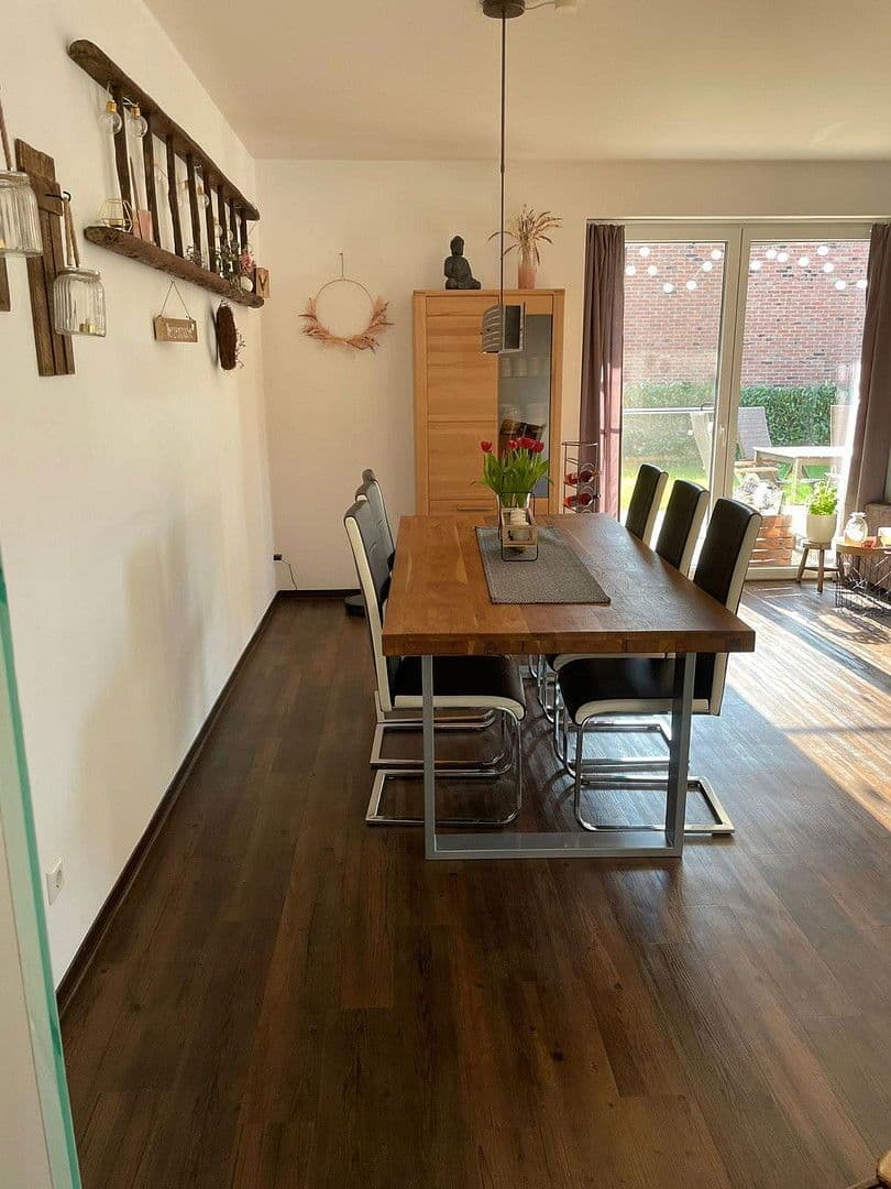 Prodej bytu 3+1 86 m², Nienburger Straße 72, Sulingen, Dolní Sasko Prodej bytu 3+1 86 m², Nienburger Straße 72, Sulingen, Dolní Sasko