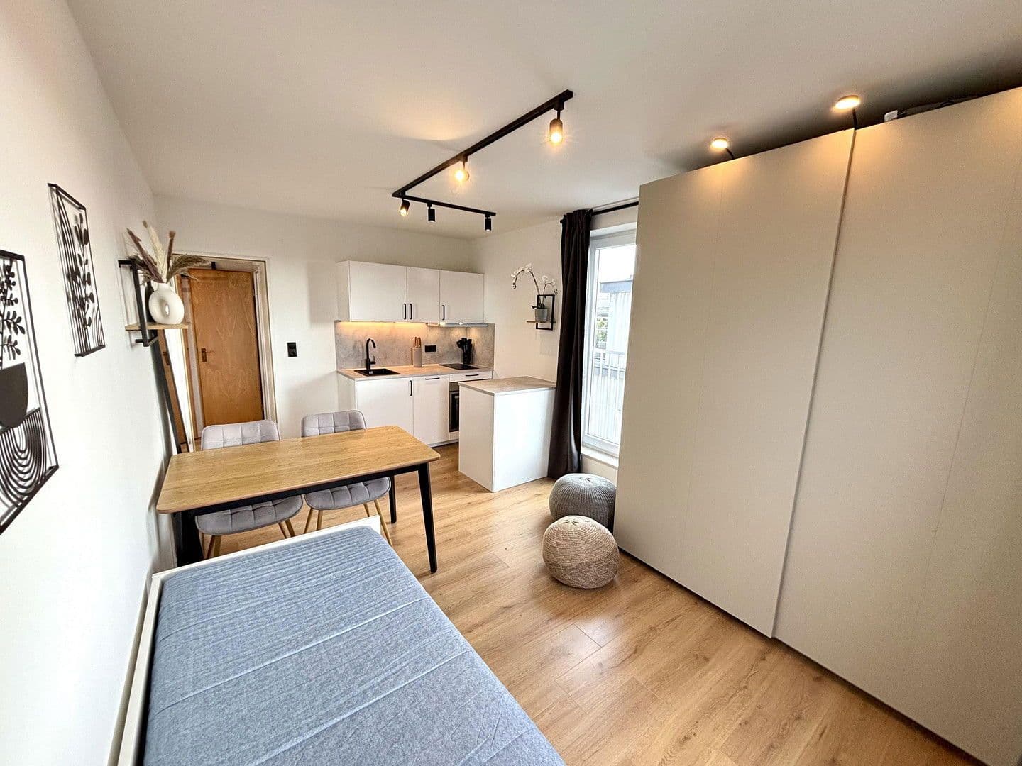 Pronájem bytu 1+1 23 m², Hörwarthstraße 4, München, Bavorsko Pronájem bytu 1+1 23 m², Hörwarthstraße 4, München, Bavorsko