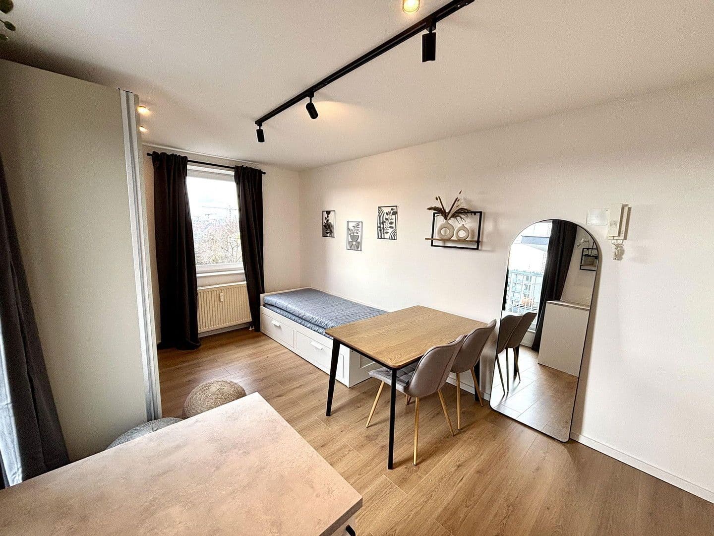 Pronájem bytu 1+1 23 m², Hörwarthstraße 4, München, Bavorsko Pronájem bytu 1+1 23 m², Hörwarthstraße 4, München, Bavorsko