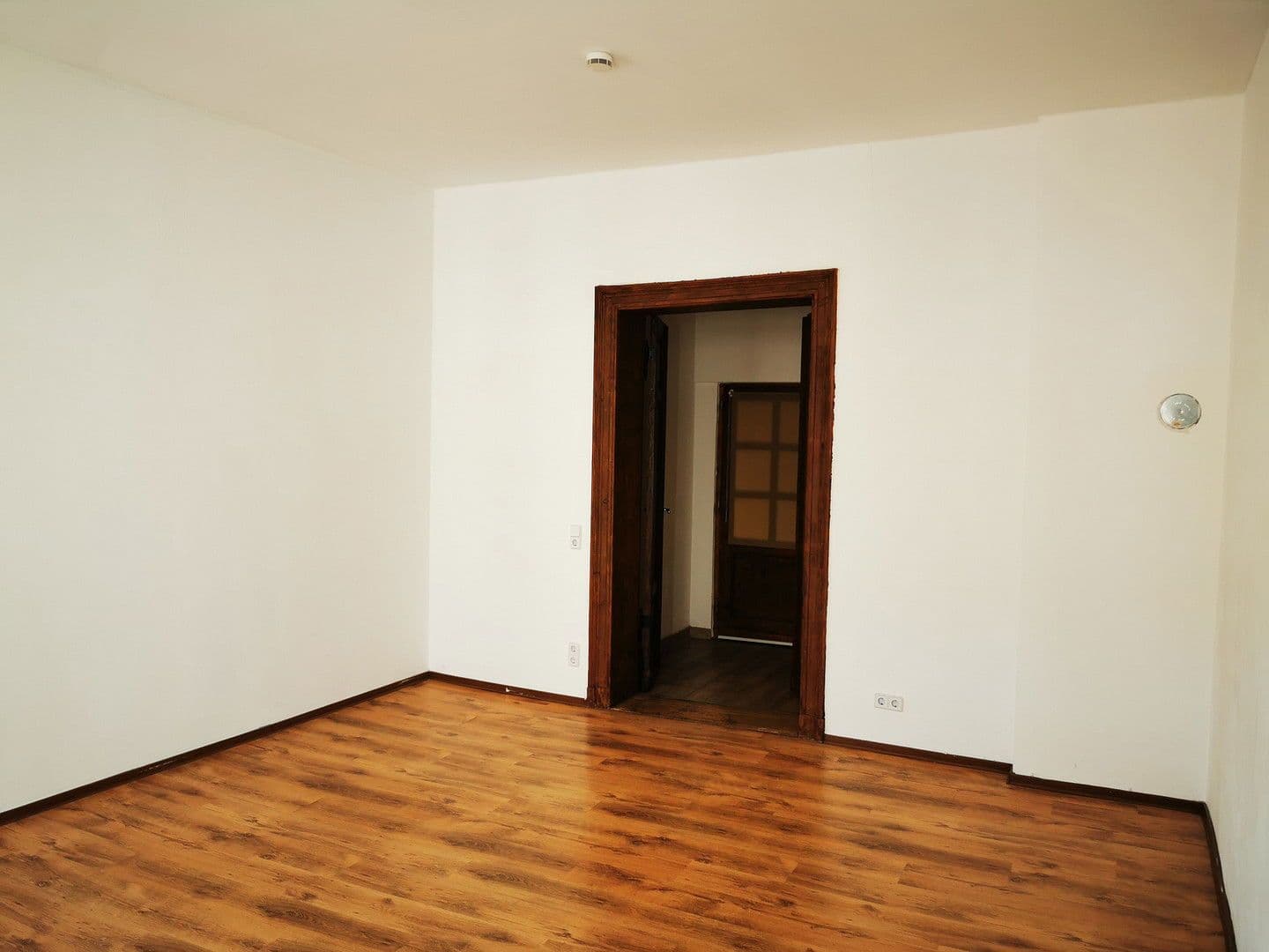 Pronájem bytu 2+1 84 m², Krukenbergstraße 1, Halle, Sasko-Anhaltsko Pronájem bytu 2+1 84 m², Krukenbergstraße 1, Halle, Sasko-Anhaltsko
