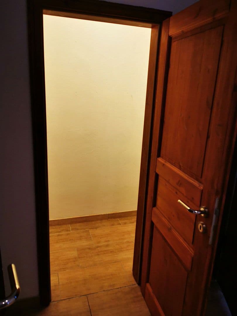 Pronájem bytu 2+1 84 m², Krukenbergstraße 1, Halle, Sasko-Anhaltsko Pronájem bytu 2+1 84 m², Krukenbergstraße 1, Halle, Sasko-Anhaltsko