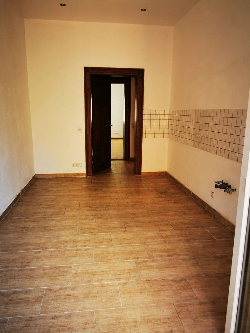 Pronájem bytu 2+1 84 m², Krukenbergstraße 1, Halle, Sasko-Anhaltsko Pronájem bytu 2+1 84 m², Krukenbergstraße 1, Halle, Sasko-Anhaltsko