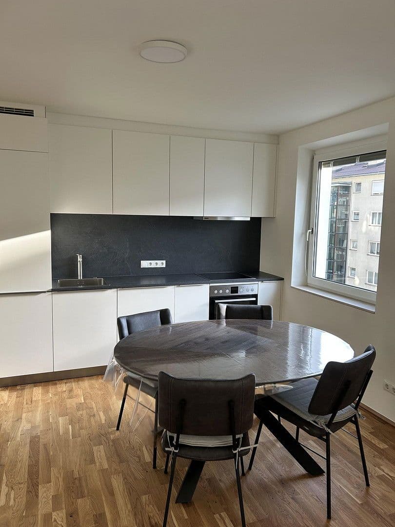 Pronájem bytu 3+1 66 m², Innsbruck, Tyrolsko Pronájem bytu 3+1 66 m², Innsbruck, Tyrolsko