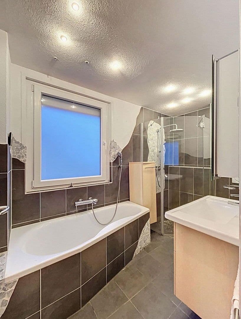 Prodej domu 138 m², pozemek 300 m², Sankt Ingbert, Země Sársko Prodej domu 138 m², pozemek 300 m², Sankt Ingbert, Země Sársko