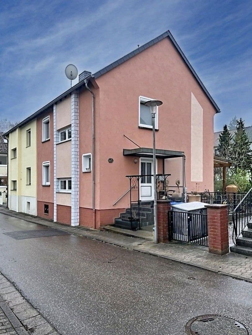 Prodej domu 138 m², pozemek 300 m², Sankt Ingbert, Země Sársko Prodej domu 138 m², pozemek 300 m², Sankt Ingbert, Země Sársko