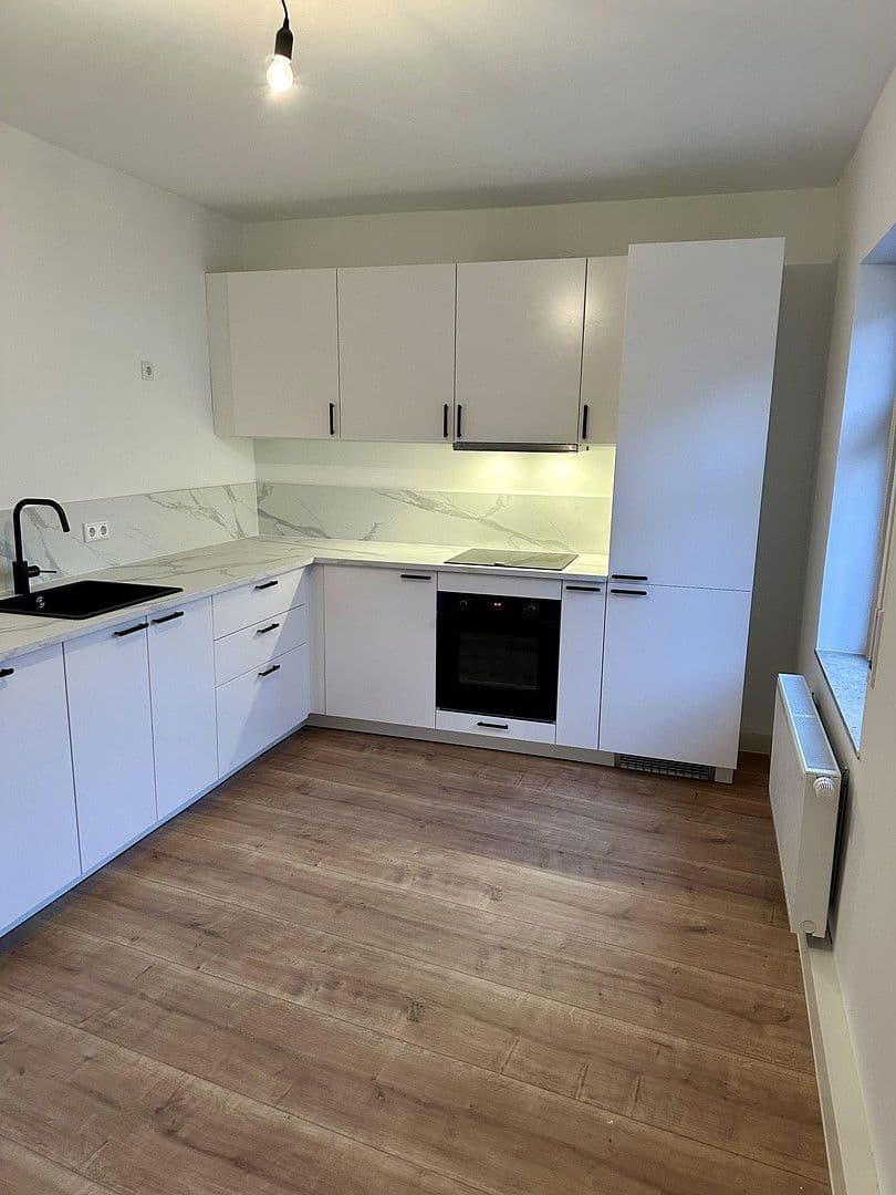 Pronájem bytu 1+kk 56 m², Stuttgart, Bádensko-Württembersko Pronájem bytu 1+kk 56 m², Stuttgart, Bádensko-Württembersko