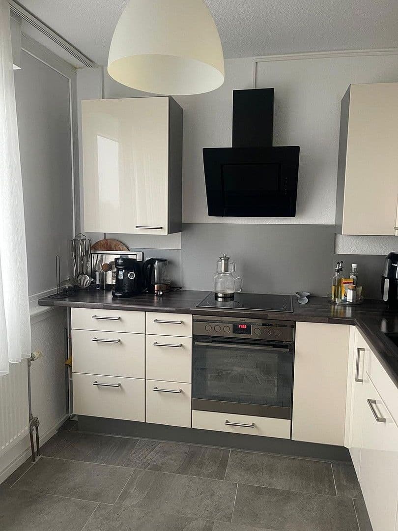 Pronájem bytu 3+1 80 m², Ludwigshafen am Rhein, Porýní-Falc Pronájem bytu 3+1 80 m², Ludwigshafen am Rhein, Porýní-Falc