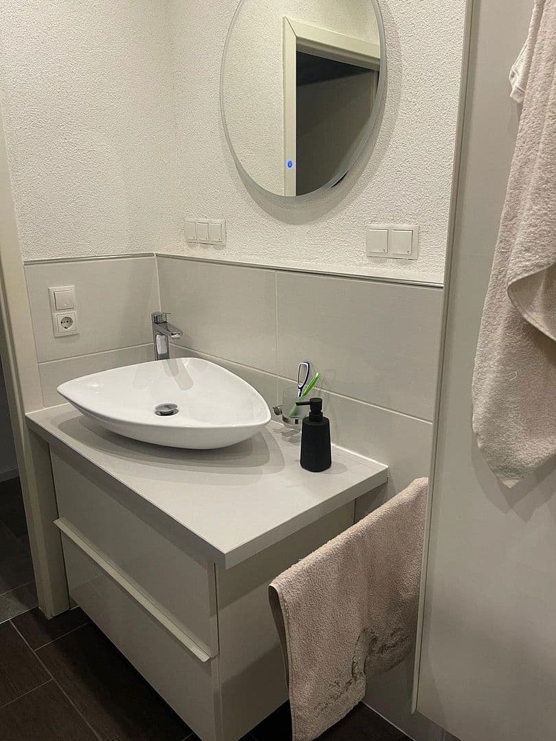 Pronájem bytu 3+1 80 m², Ludwigshafen am Rhein, Porýní-Falc Pronájem bytu 3+1 80 m², Ludwigshafen am Rhein, Porýní-Falc