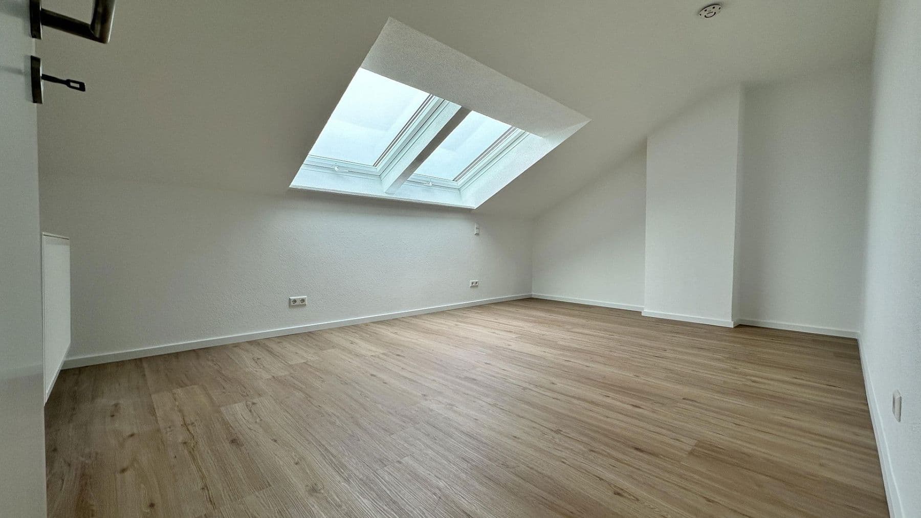 Pronájem bytu 2+kk 57 m², Sindelfingen, Bádensko-Württembersko Pronájem bytu 2+kk 57 m², Sindelfingen, Bádensko-Württembersko