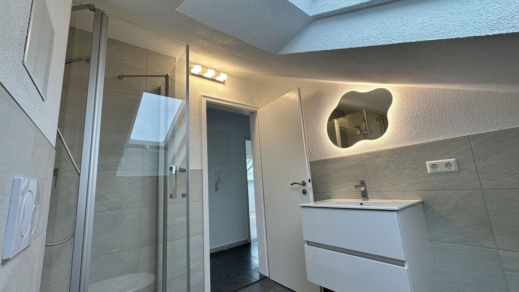 Pronájem bytu 2+kk 57 m², Sindelfingen, Bádensko-Württembersko Pronájem bytu 2+kk 57 m², Sindelfingen, Bádensko-Württembersko