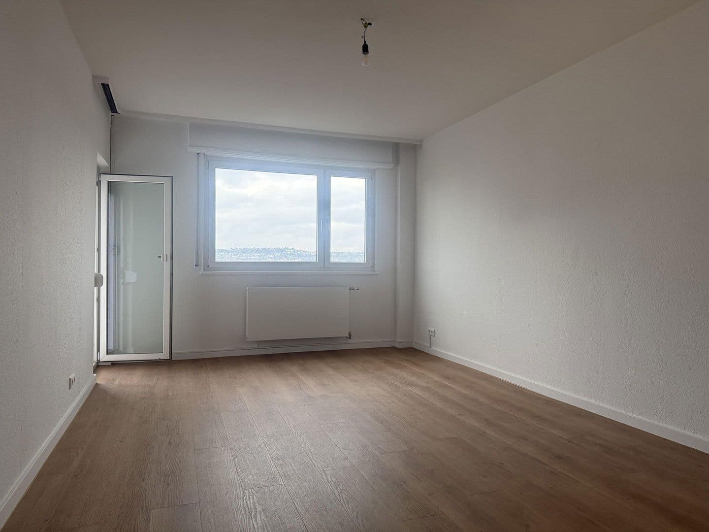 Pronájem bytu 3+1 76 m², Stitzenburgstraße 1, Stuttgart, Bádensko-Württembersko Pronájem bytu 3+1 76 m², Stitzenburgstraße 1, Stuttgart, Bádensko-Württembersko