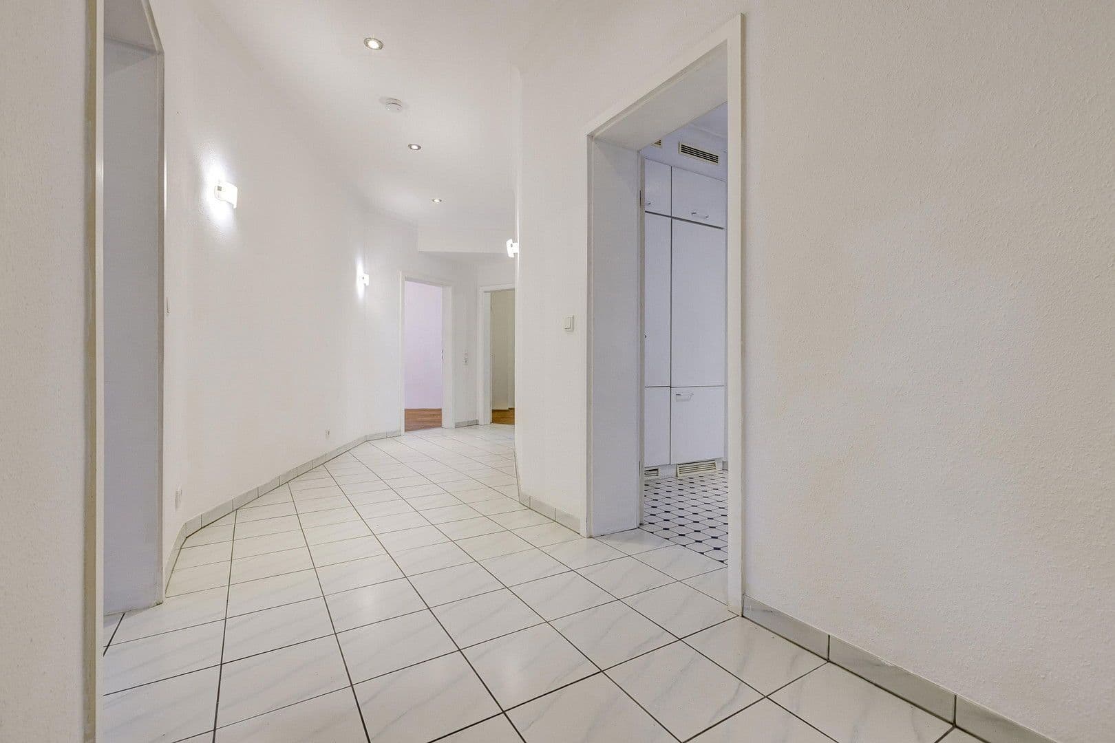 Prodej bytu 3+1 96 m², Frankfurt am Main, Hessen Prodej bytu 3+1 96 m², Frankfurt am Main, Hessen