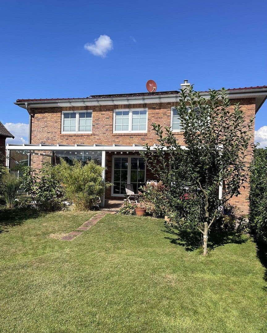 Prodej domu 190 m², pozemek 670 m², Stelle, Dolní Sasko Prodej domu 190 m², pozemek 670 m², Stelle, Dolní Sasko