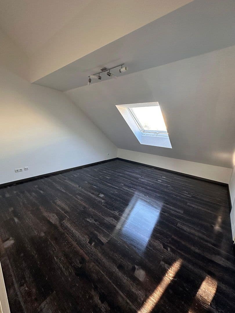 Prodej domu 130 m², pozemek 149 m², Glienicke/Nordbahn, Braniborsko Prodej domu 130 m², pozemek 149 m², Glienicke/Nordbahn, Braniborsko