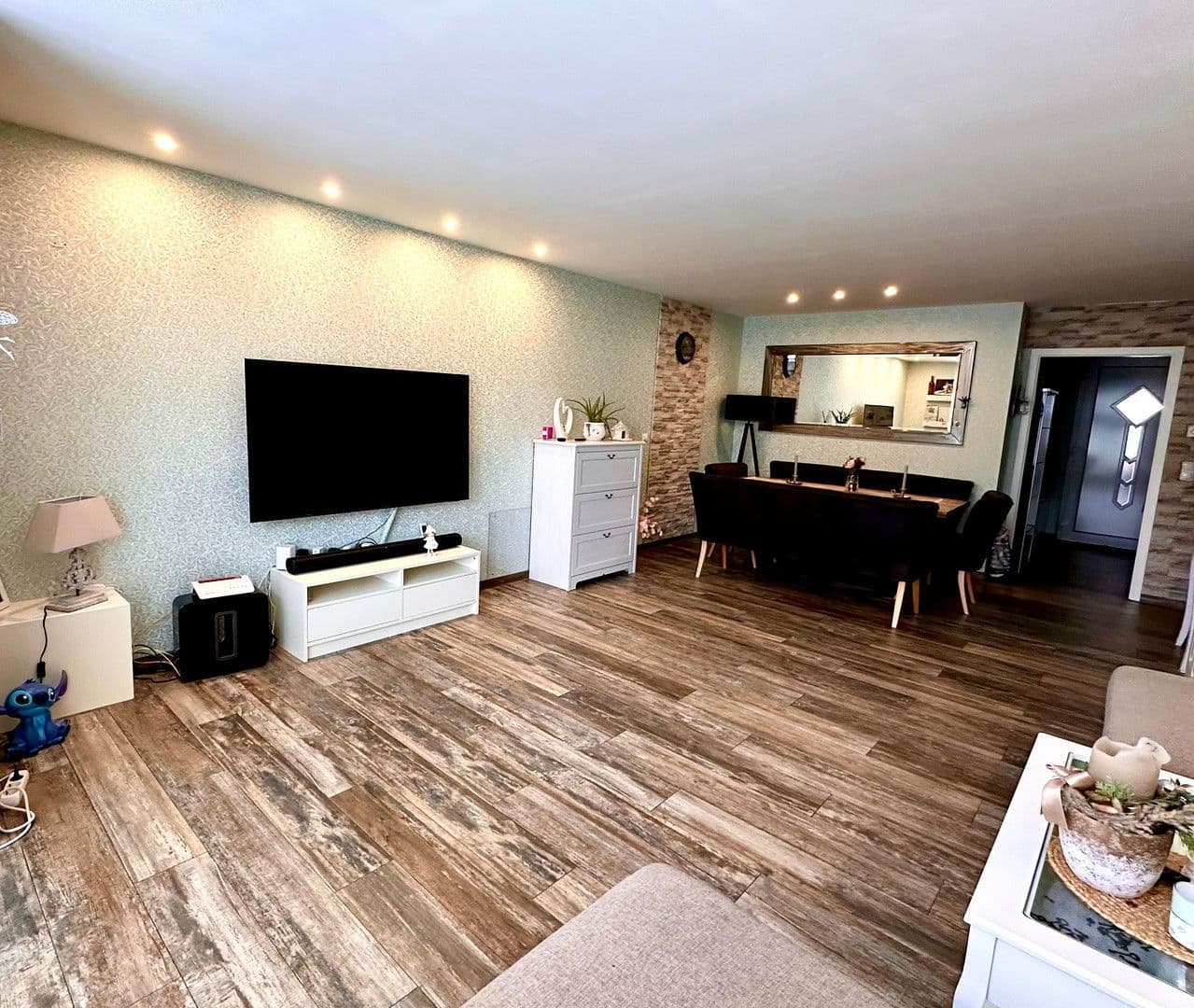 Prodej domu 130 m², pozemek 149 m², Glienicke/Nordbahn, Braniborsko Prodej domu 130 m², pozemek 149 m², Glienicke/Nordbahn, Braniborsko