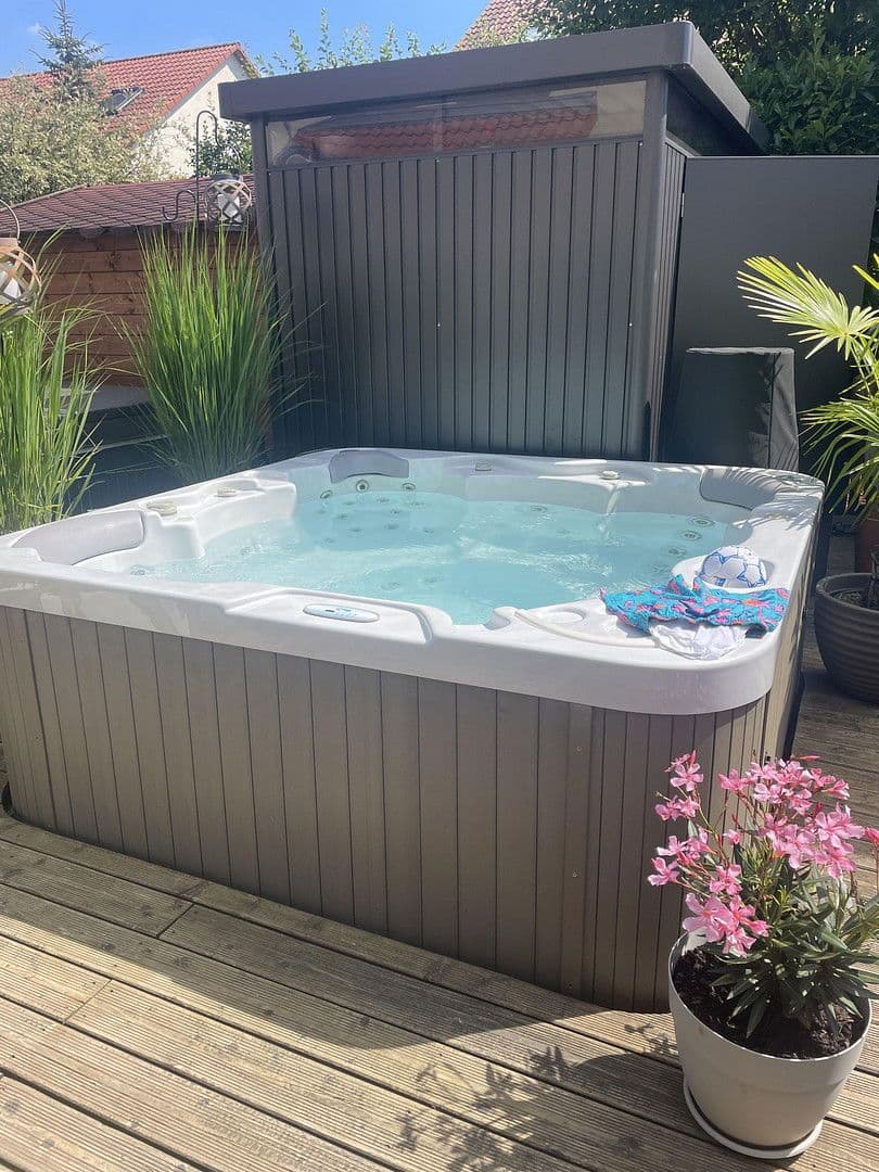 Prodej domu 130 m², pozemek 149 m², Glienicke/Nordbahn, Braniborsko Prodej domu 130 m², pozemek 149 m², Glienicke/Nordbahn, Braniborsko