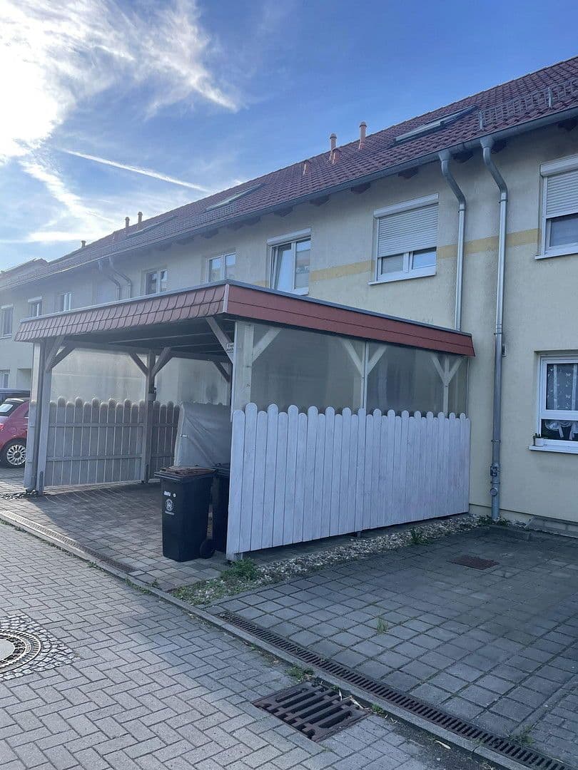 Prodej domu 130 m², pozemek 149 m², Glienicke/Nordbahn, Braniborsko Prodej domu 130 m², pozemek 149 m², Glienicke/Nordbahn, Braniborsko