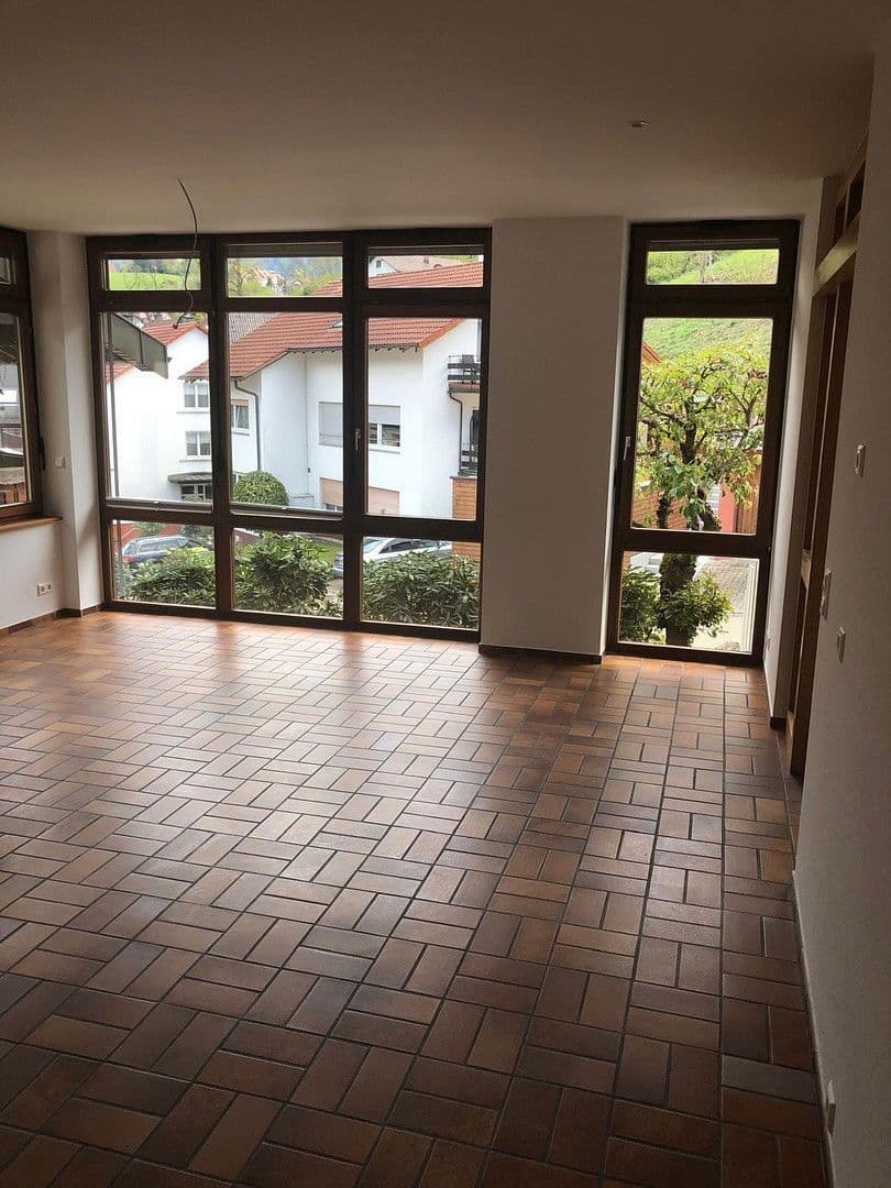 Pronájem bytu 3+1 82 m², Bühlertal, Bádensko-Württembersko Pronájem bytu 3+1 82 m², Bühlertal, Bádensko-Württembersko