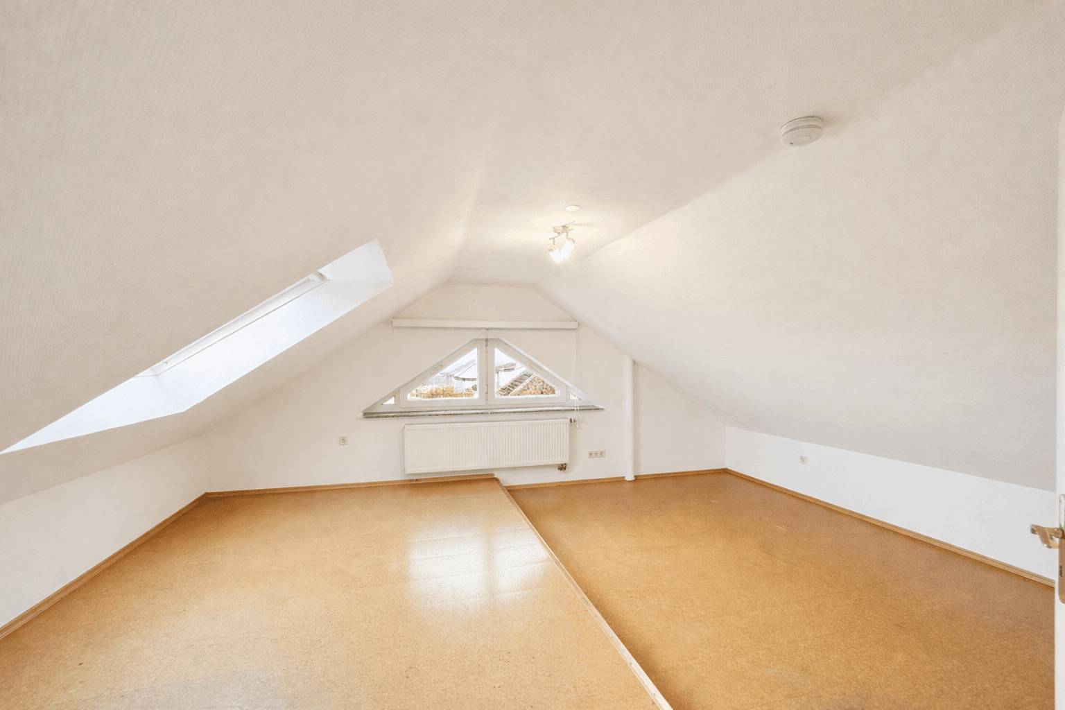 Pronájem bytu 4+1 120 m², Gernsbach, Bádensko-Württembersko Pronájem bytu 4+1 120 m², Gernsbach, Bádensko-Württembersko