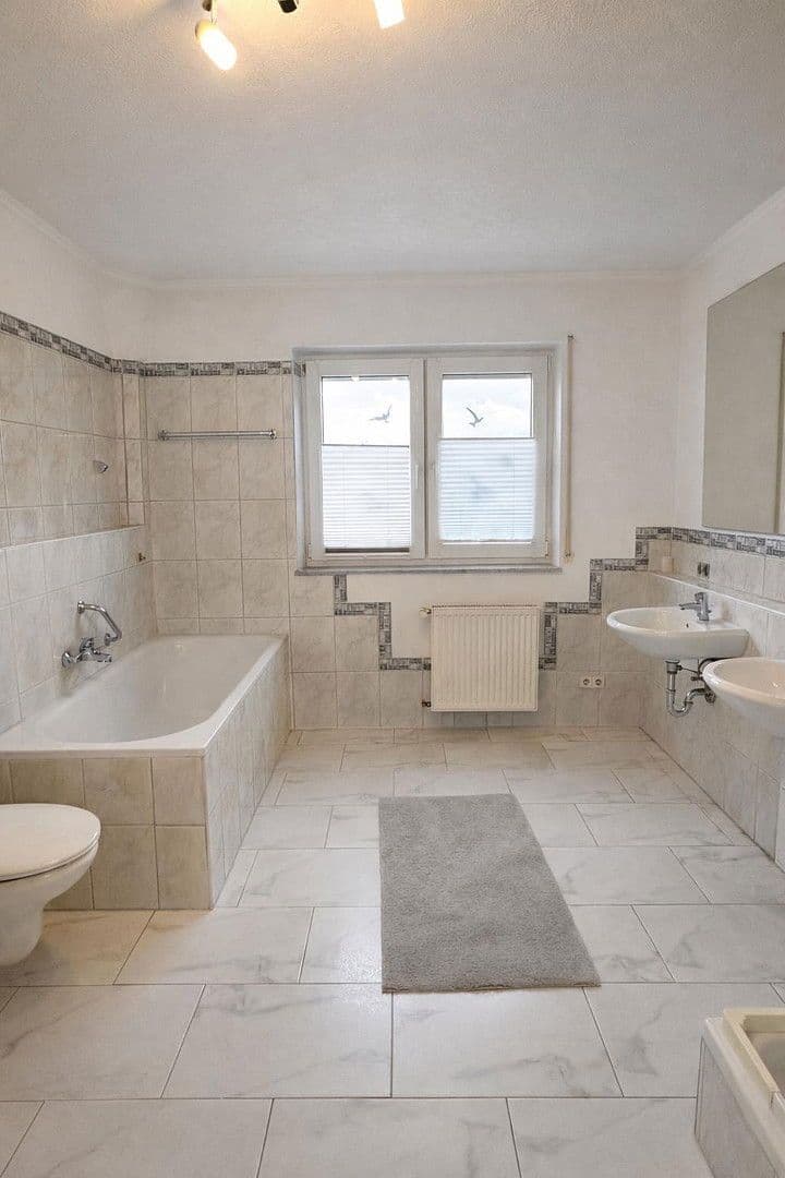 Pronájem bytu 4+1 120 m², Gernsbach, Bádensko-Württembersko Pronájem bytu 4+1 120 m², Gernsbach, Bádensko-Württembersko