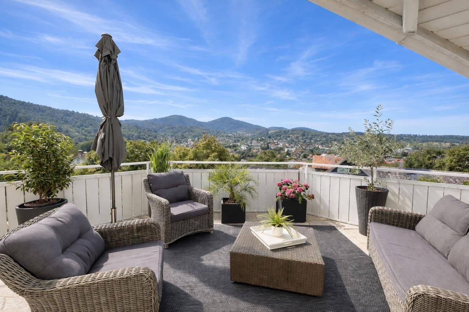 Pronájem bytu 4+1 120 m², Gernsbach, Bádensko-Württembersko Pronájem bytu 4+1 120 m², Gernsbach, Bádensko-Württembersko