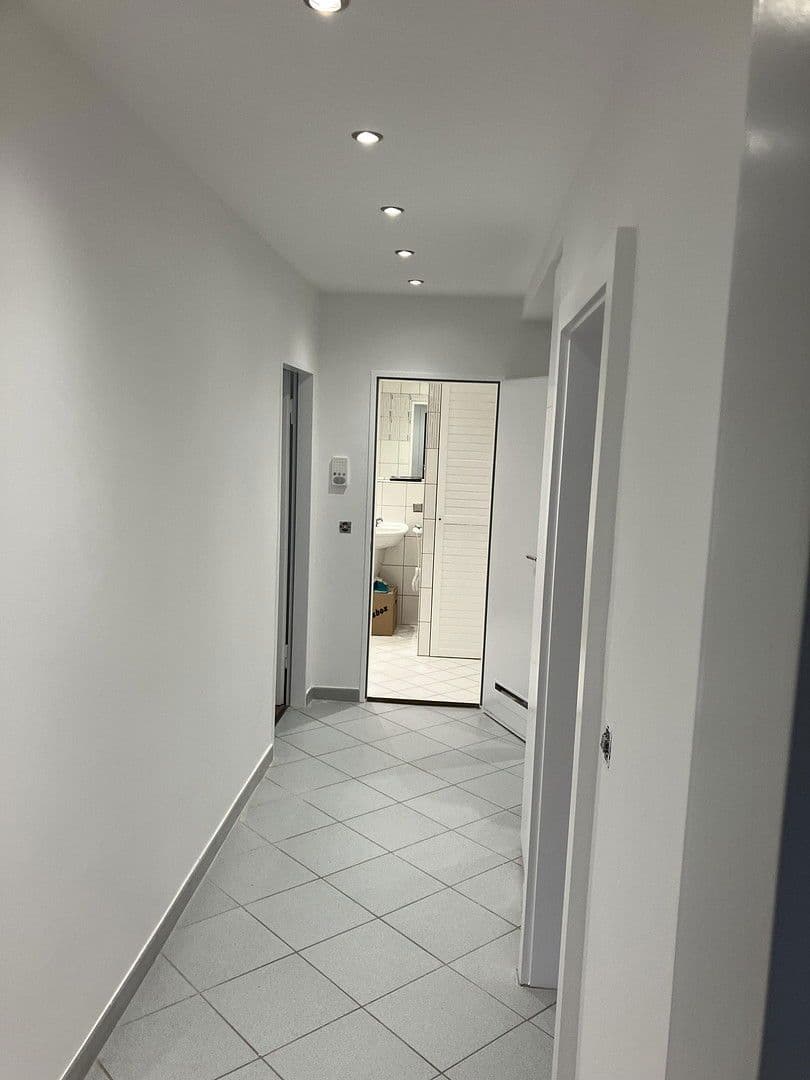 Pronájem bytu 3+1 100 m², Frankfurt, Hessen Pronájem bytu 3+1 100 m², Frankfurt, Hessen