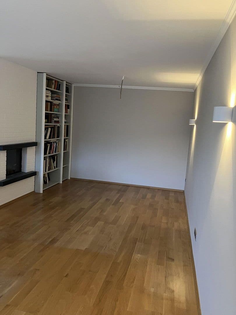 Pronájem bytu 3+1 100 m², Frankfurt, Hessen Pronájem bytu 3+1 100 m², Frankfurt, Hessen