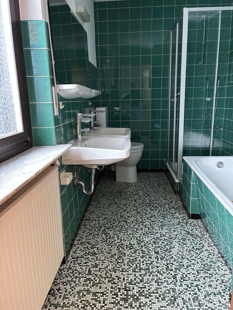 Prodej domu 118 m², pozemek 942 m², Ansbacher Straße 42A, Markt Erlbach, Bavorsko Prodej domu 118 m², pozemek 942 m², Ansbacher Straße 42A, Markt Erlbach, Bavorsko