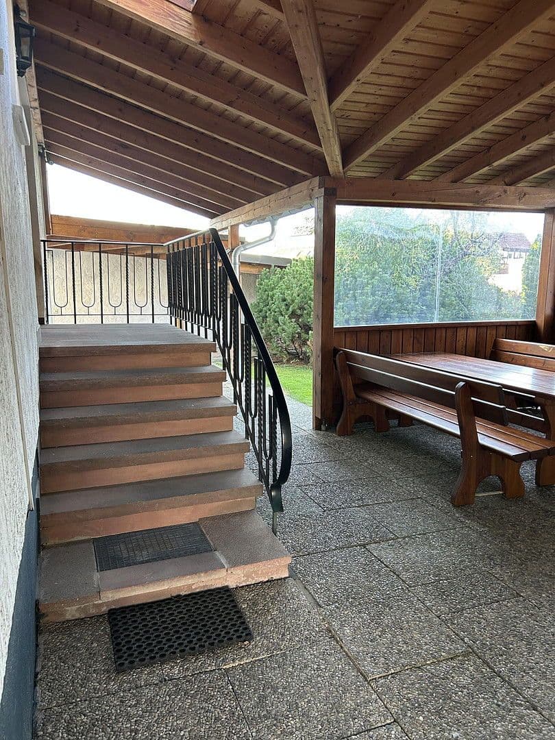 Prodej domu 118 m², pozemek 942 m², Ansbacher Straße 42A, Markt Erlbach, Bavorsko Prodej domu 118 m², pozemek 942 m², Ansbacher Straße 42A, Markt Erlbach, Bavorsko