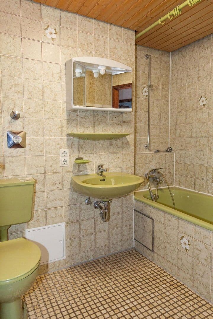 Pronájem bytu 1+1 24 m², Hirschauer Straße 48, Tübingen, Bádensko-Württembersko Pronájem bytu 1+1 24 m², Hirschauer Straße 48, Tübingen, Bádensko-Württembersko