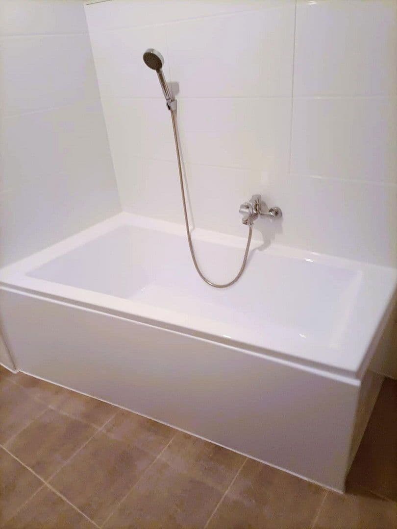 Pronájem bytu 3+1 75 m², Käthe-Kollwitz-Str. 17, Apolda, Durynsko Pronájem bytu 3+1 75 m², Käthe-Kollwitz-Str. 17, Apolda, Durynsko