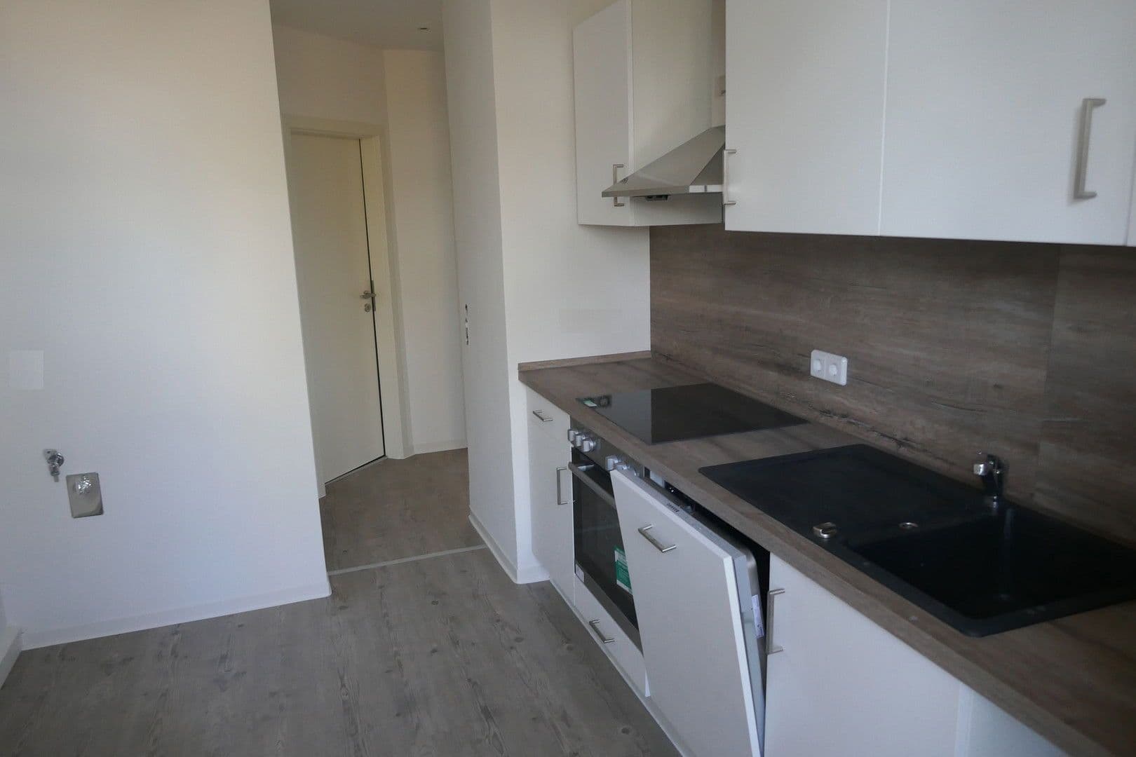 Pronájem bytu 1+1 34 m², Kieler Str.45, Leipzig, Sasko Pronájem bytu 1+1 34 m², Kieler Str.45, Leipzig, Sasko