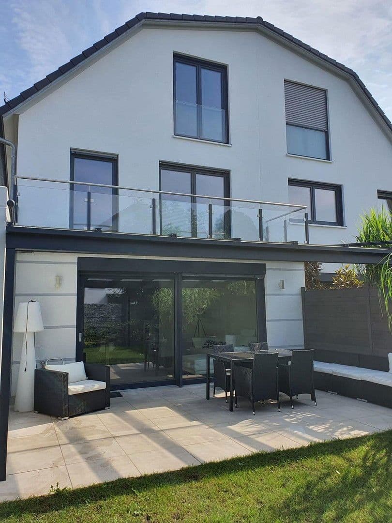 Prodej domu 175 m², pozemek 195 m², München, Bavorsko Prodej domu 175 m², pozemek 195 m², München, Bavorsko