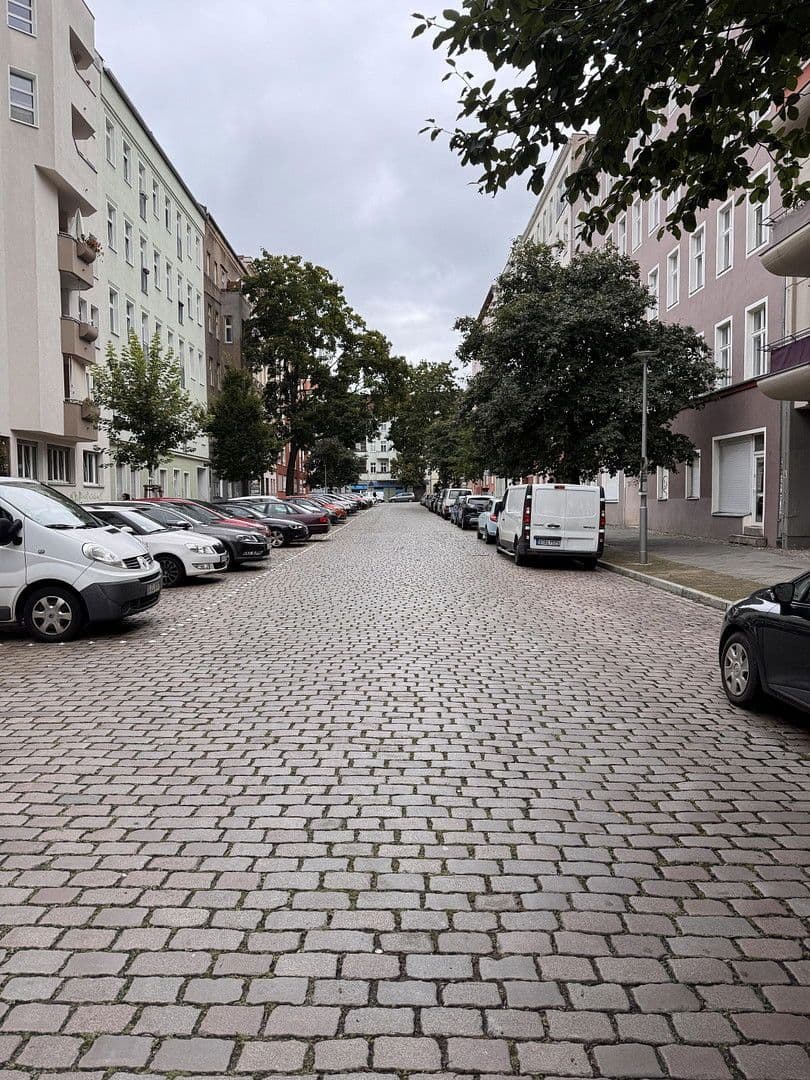 Prodej bytu 3+1 100 m², Kolberger Straße 11, Berlin, Berlín Prodej bytu 3+1 100 m², Kolberger Straße 11, Berlin, Berlín
