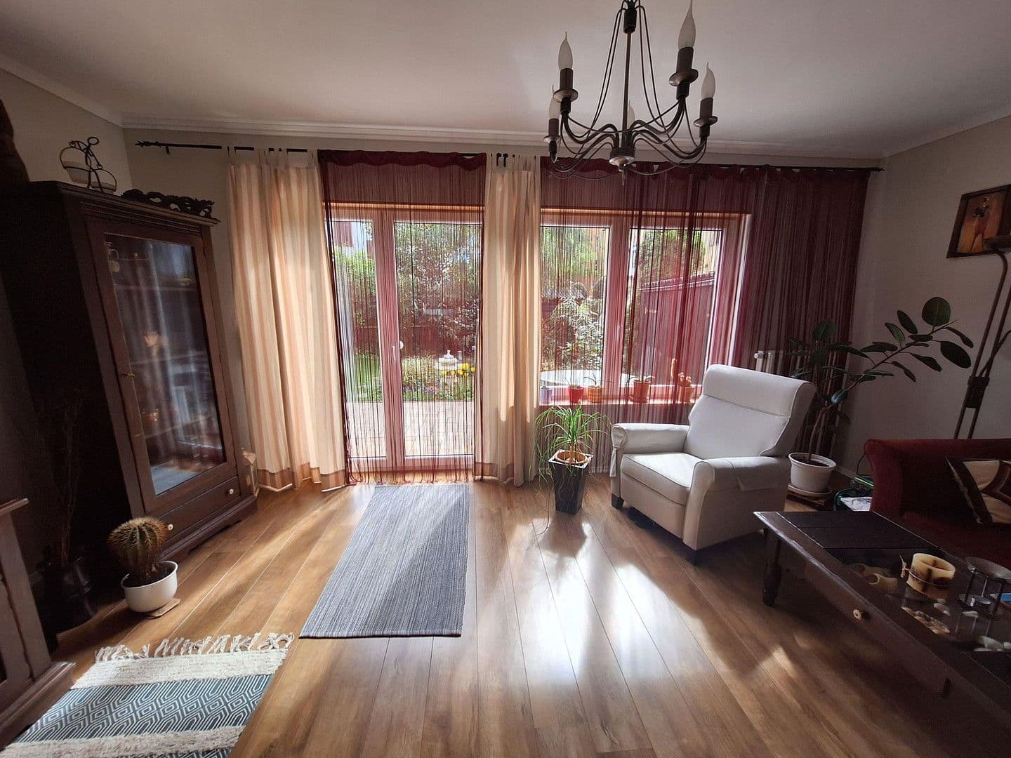 Prodej domu 139 m², pozemek 223 m², Frankfurt, Hessen Prodej domu 139 m², pozemek 223 m², Frankfurt, Hessen