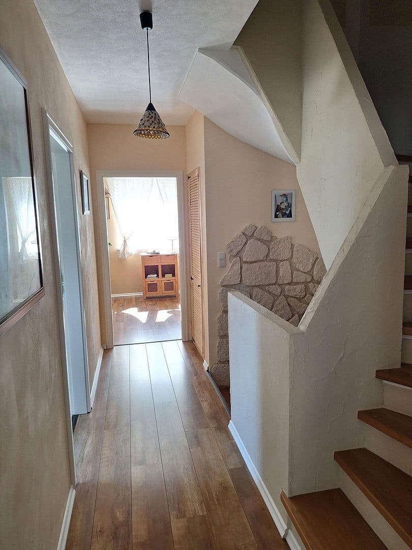 Prodej domu 139 m², pozemek 223 m², Frankfurt, Hessen Prodej domu 139 m², pozemek 223 m², Frankfurt, Hessen