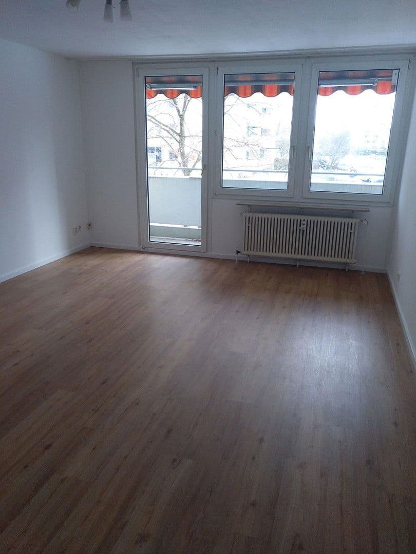 Pronájem bytu 1+1 33 m², Geschwister-Scholl-Straße 1, Erlangen, Bavorsko Pronájem bytu 1+1 33 m², Geschwister-Scholl-Straße 1, Erlangen, Bavorsko
