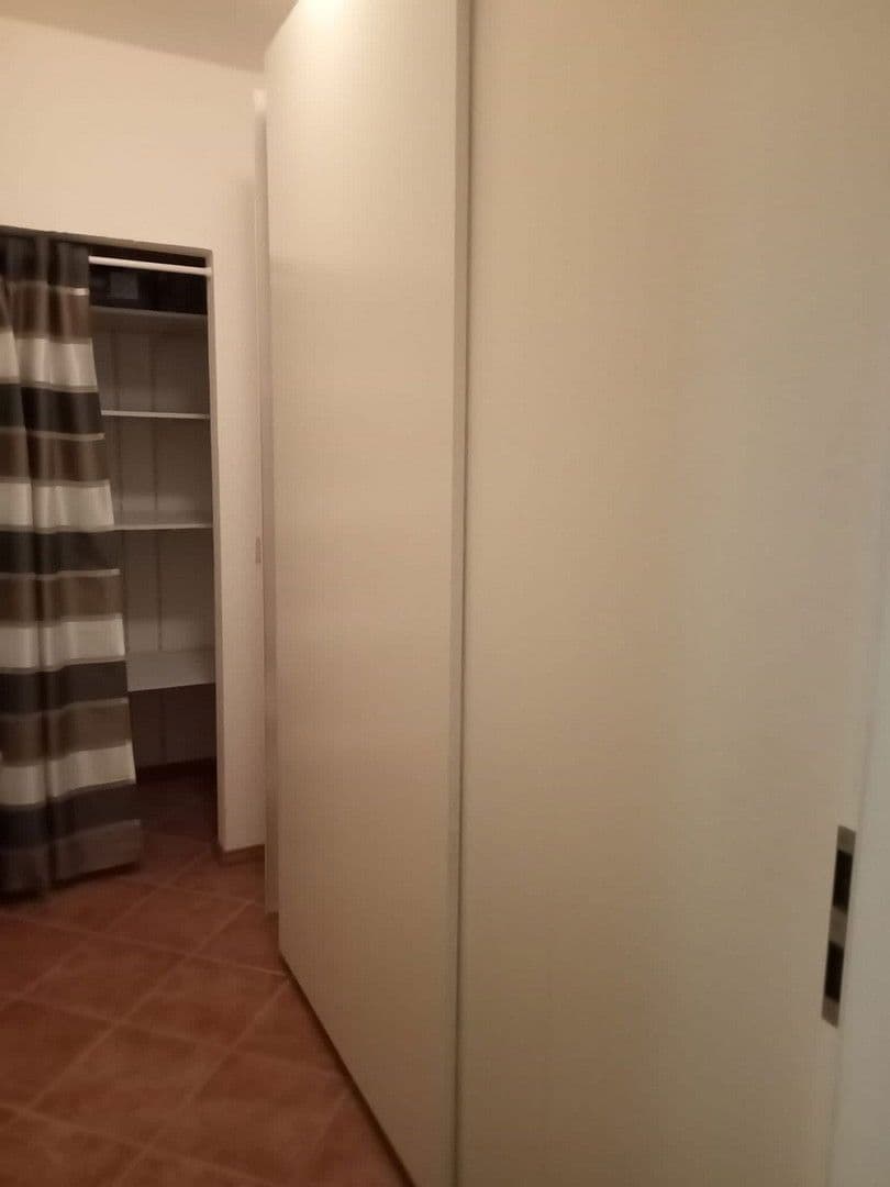 Pronájem bytu 1+1 60 m², Luisenstr. 74, Krefeld, Severní Porýní-Vestfálsko Pronájem bytu 1+1 60 m², Luisenstr. 74, Krefeld, Severní Porýní-Vestfálsko