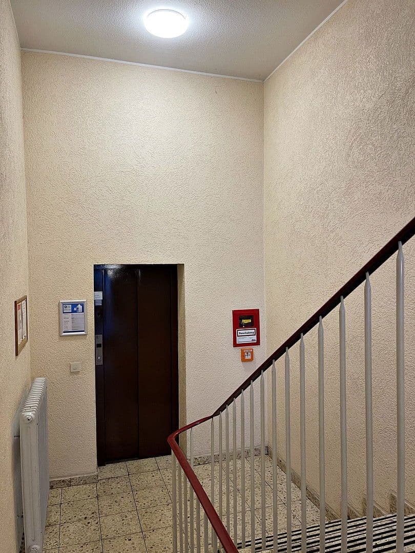 Pronájem bytu 1+1 60 m², Luisenstr. 74, Krefeld, Severní Porýní-Vestfálsko Pronájem bytu 1+1 60 m², Luisenstr. 74, Krefeld, Severní Porýní-Vestfálsko