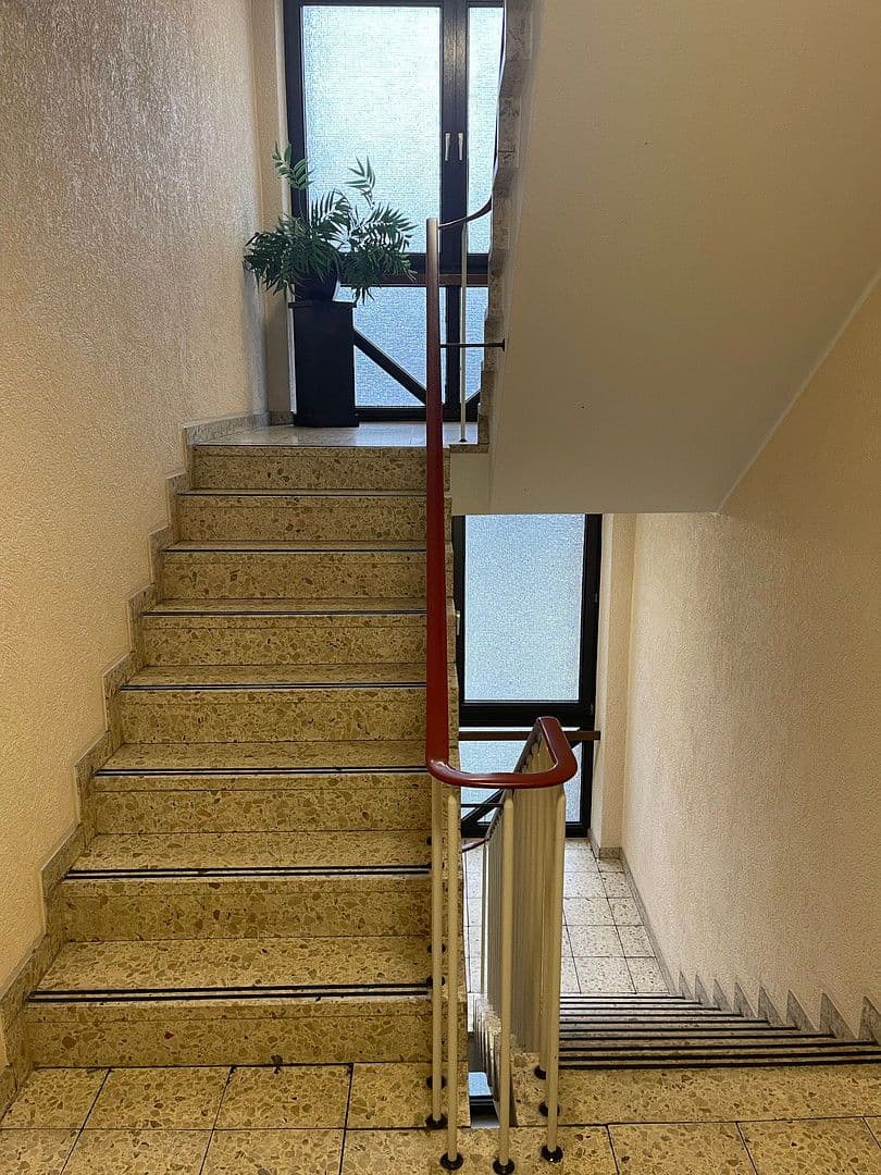 Pronájem bytu 1+1 60 m², Luisenstr. 74, Krefeld, Severní Porýní-Vestfálsko Pronájem bytu 1+1 60 m², Luisenstr. 74, Krefeld, Severní Porýní-Vestfálsko