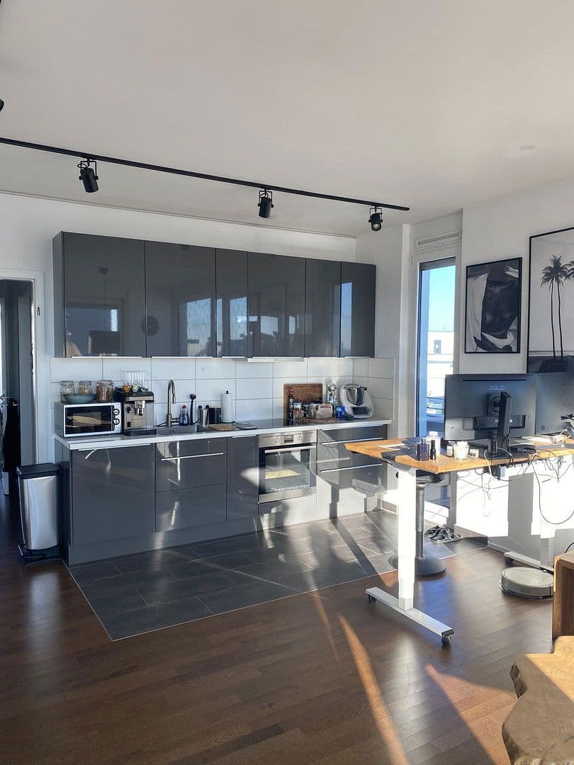 Pronájem bytu 2+kk 70 m², Stuttgart, Bádensko-Württembersko Pronájem bytu 2+kk 70 m², Stuttgart, Bádensko-Württembersko