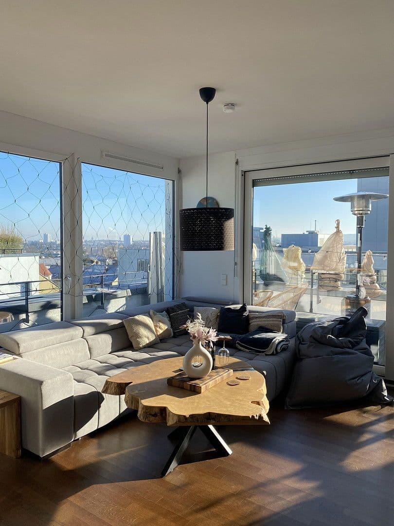 Pronájem bytu 2+kk 70 m², Stuttgart, Bádensko-Württembersko Pronájem bytu 2+kk 70 m², Stuttgart, Bádensko-Württembersko