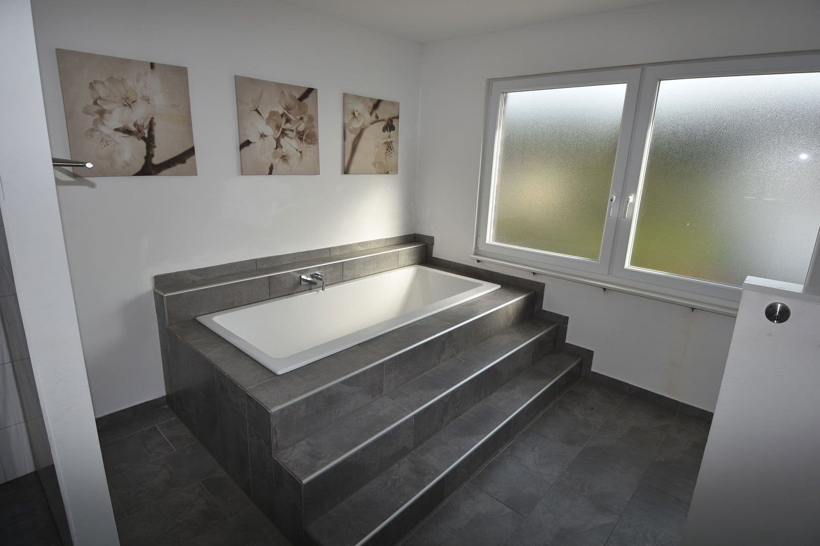 Pronájem domu 293 m², pozemek 612 m², Leichlingen, Severní Porýní-Vestfálsko Pronájem domu 293 m², pozemek 612 m², Leichlingen, Severní Porýní-Vestfálsko