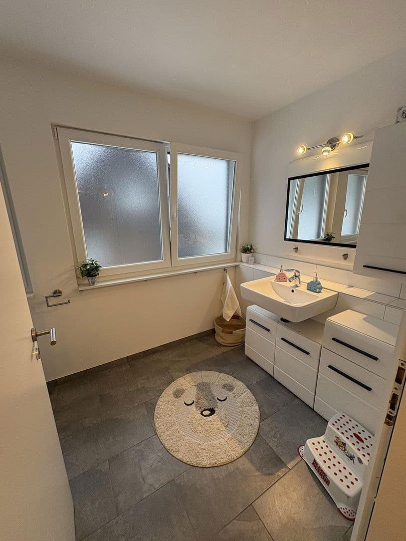 Pronájem domu 293 m², pozemek 612 m², Leichlingen, Severní Porýní-Vestfálsko Pronájem domu 293 m², pozemek 612 m², Leichlingen, Severní Porýní-Vestfálsko