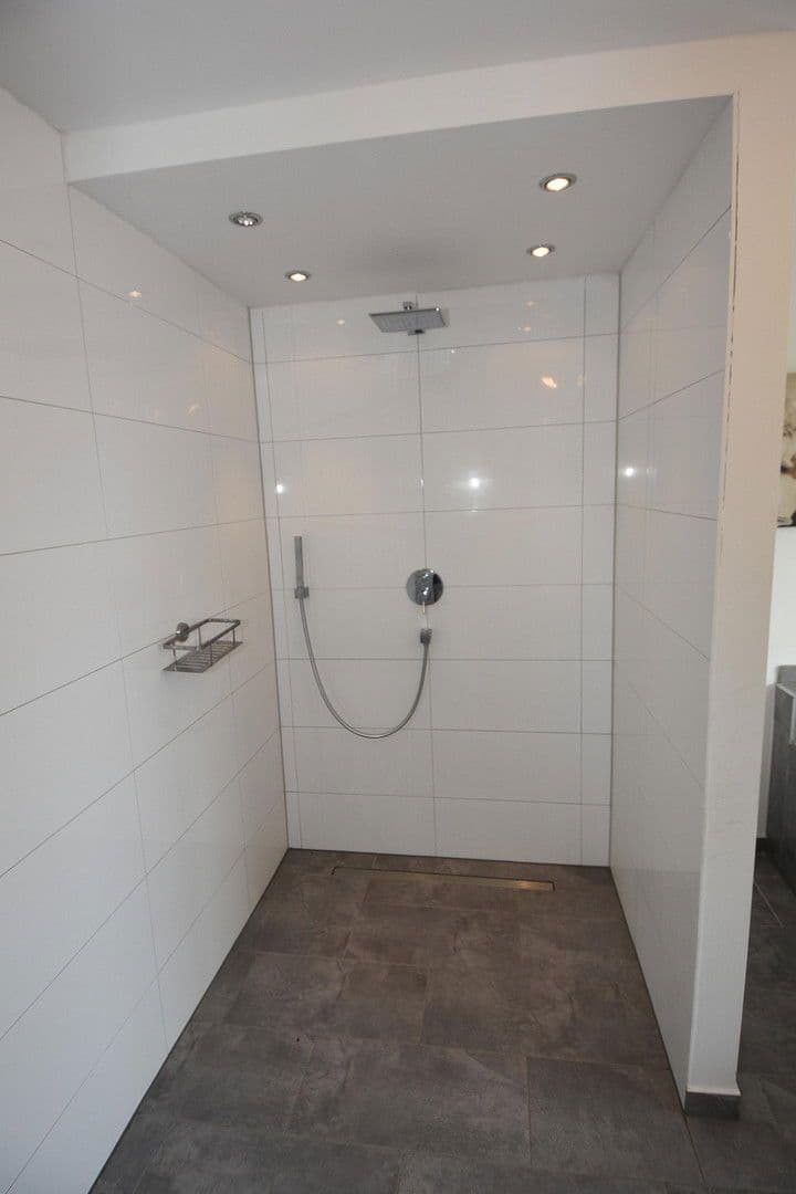 Pronájem domu 293 m², pozemek 612 m², Leichlingen, Severní Porýní-Vestfálsko Pronájem domu 293 m², pozemek 612 m², Leichlingen, Severní Porýní-Vestfálsko