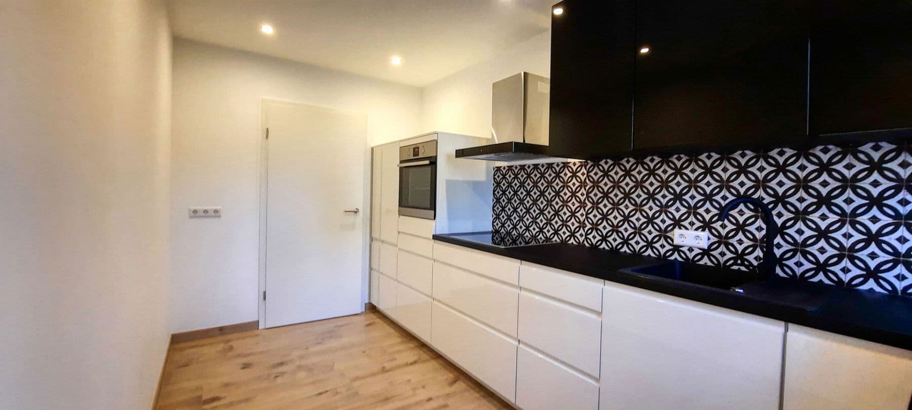 Pronájem bytu 2+1 63 m², Augsburg, Bavorsko Pronájem bytu 2+1 63 m², Augsburg, Bavorsko