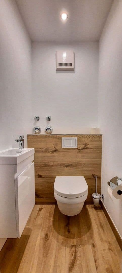 Pronájem bytu 2+1 63 m², Augsburg, Bavorsko Pronájem bytu 2+1 63 m², Augsburg, Bavorsko