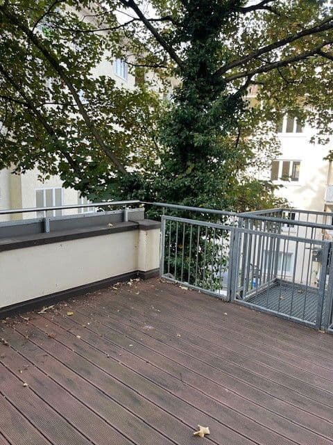 Pronájem bytu 3+1 80 m², Schützenstr. 11, Stuttgart, Bádensko-Württembersko Pronájem bytu 3+1 80 m², Schützenstr. 11, Stuttgart, Bádensko-Württembersko