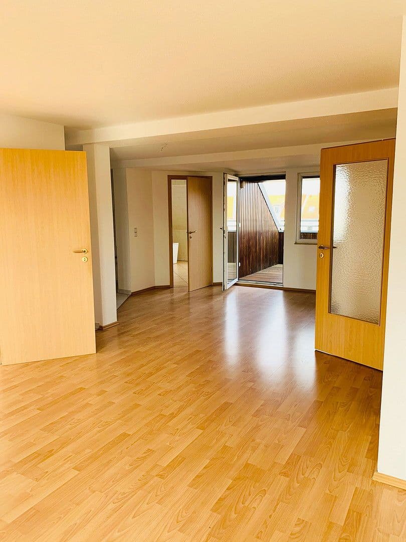 Pronájem bytu 2+1 72 m², Raimundstrasse 6, Leipzig Lindenau, Sasko Pronájem bytu 2+1 72 m², Raimundstrasse 6, Leipzig Lindenau, Sasko